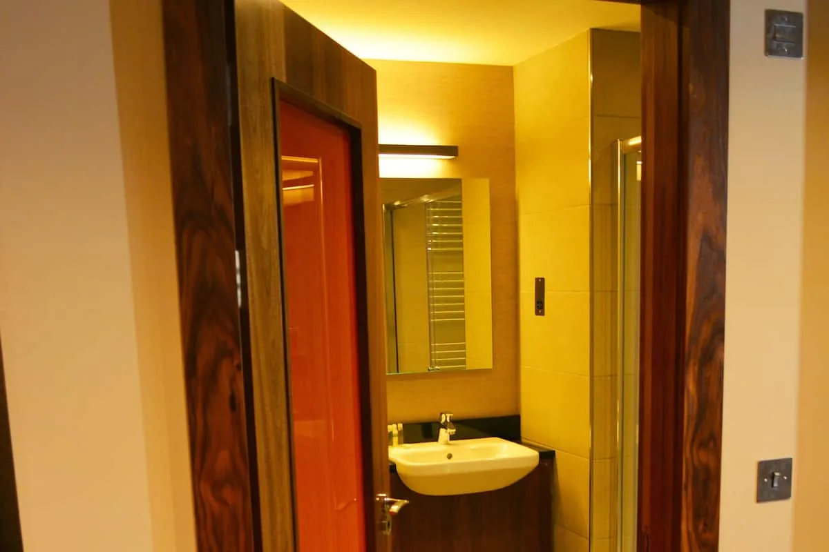 Classic King Room at The Place Hotel, Edinburgh, photo 2